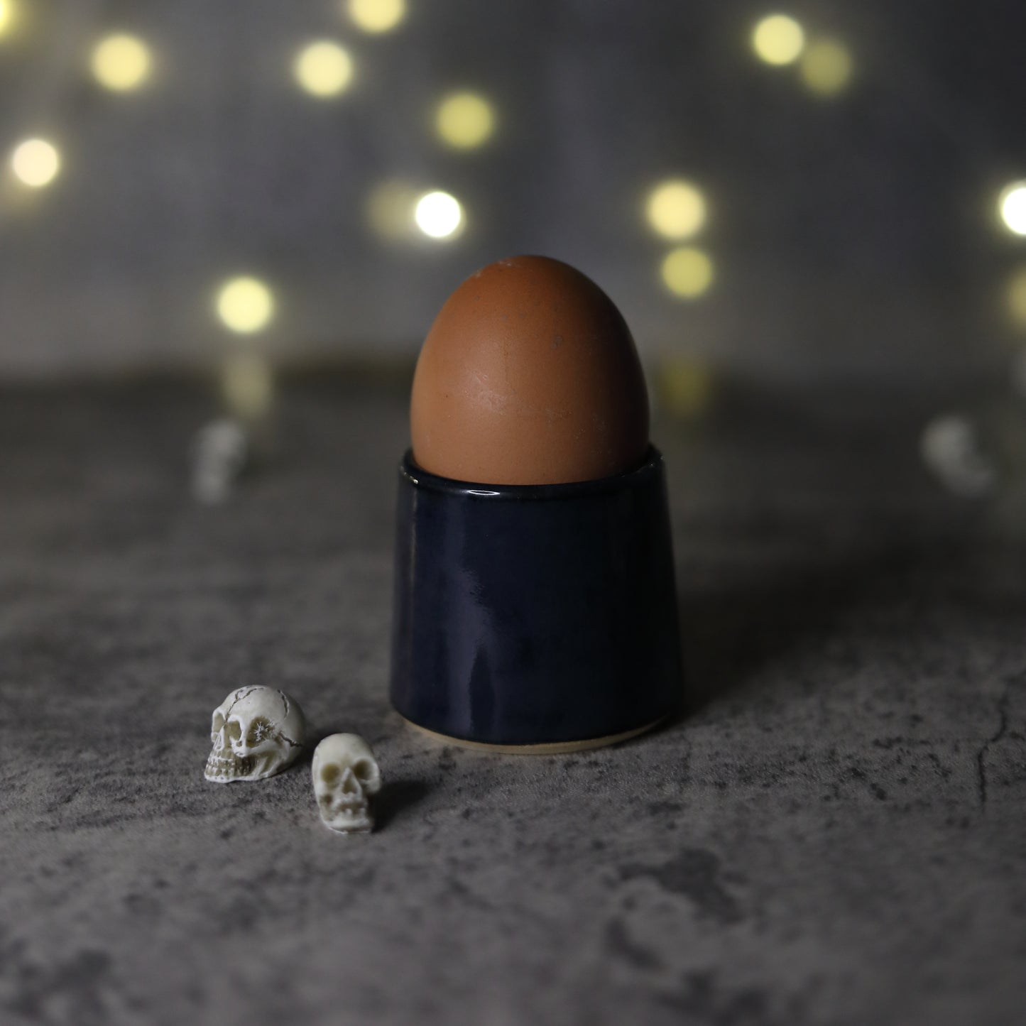 Jet Black Classic Egg Cup