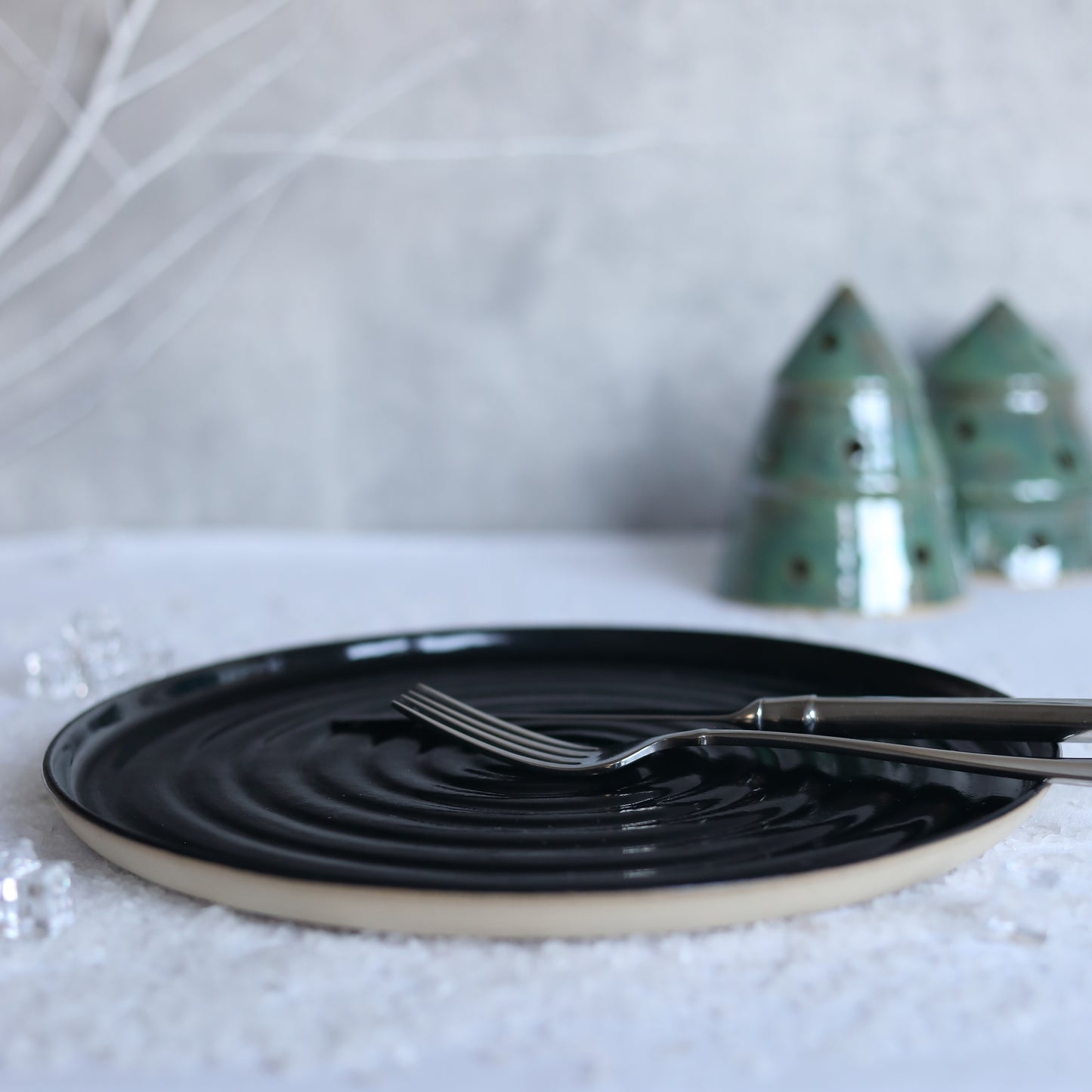 Winter Edition Jet Black Classic Plates