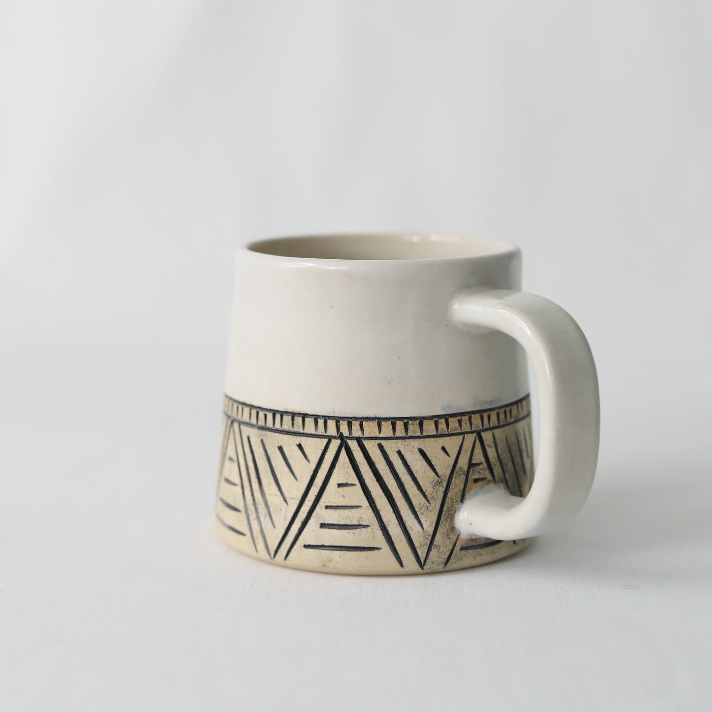 Snow White Classic Carved Standard Mug