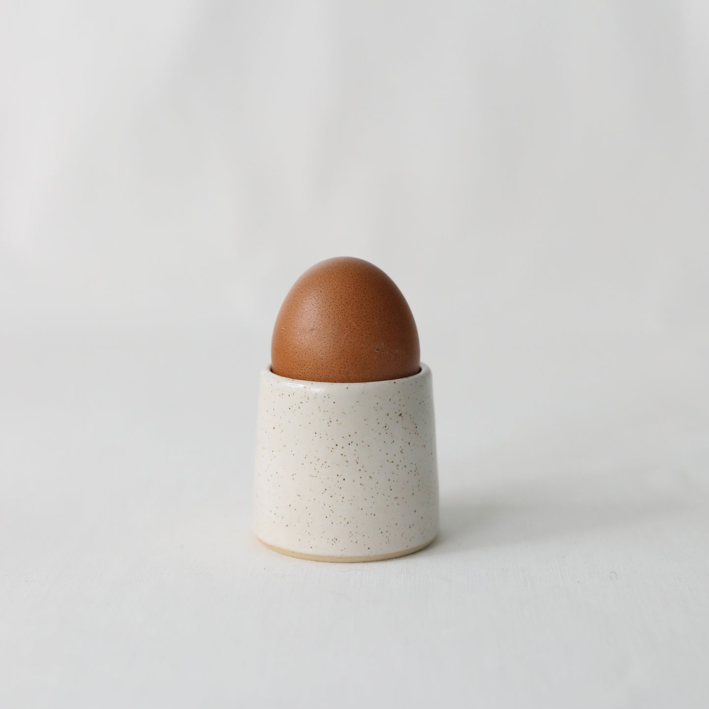 Pepper White Classic Egg Cup