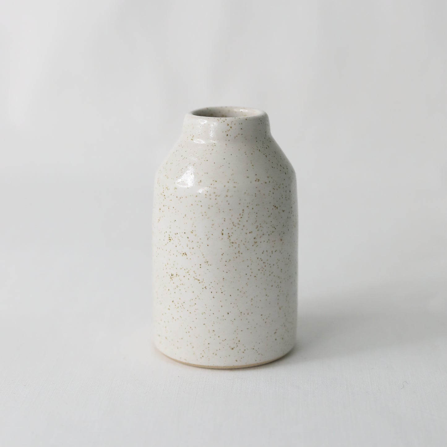 Pepper White Classic Bud Vase