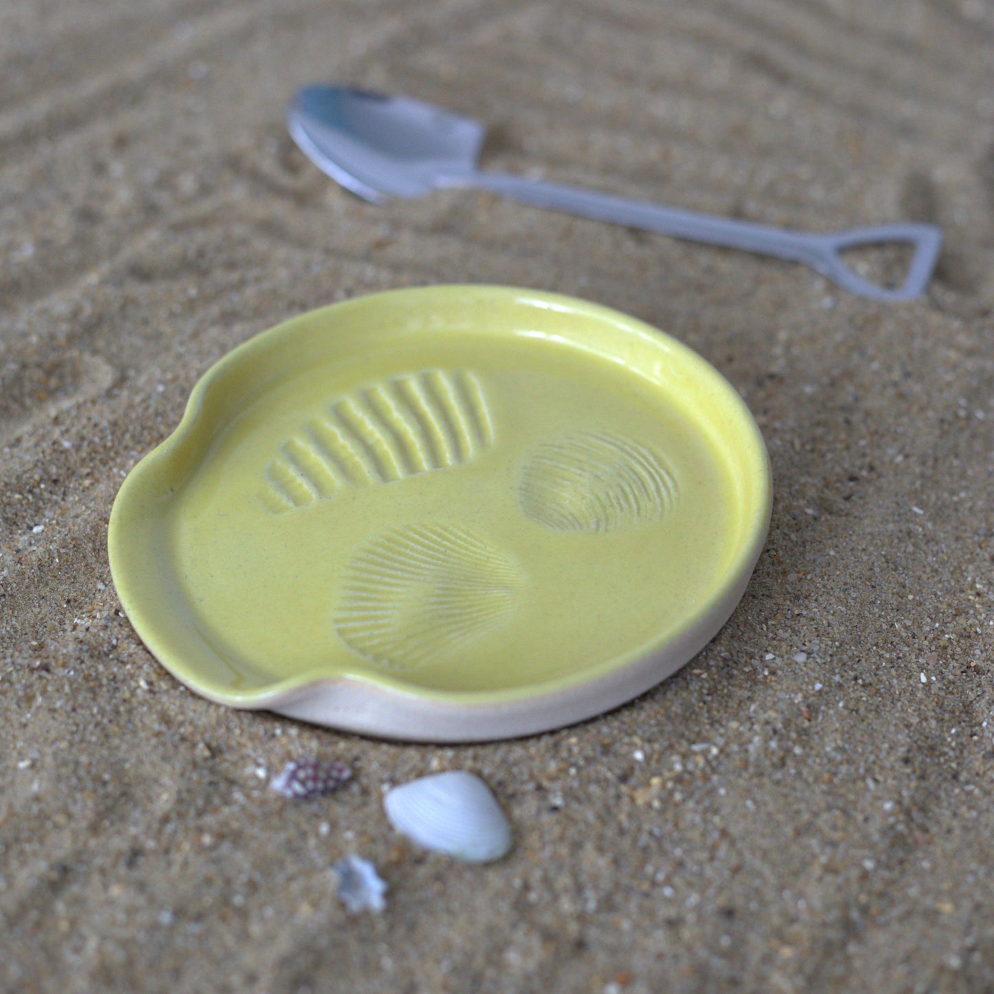 Summer Edition Classic Shell Spoon Rests