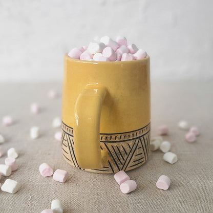 Egg Yolk Classic Carved Pint Mug