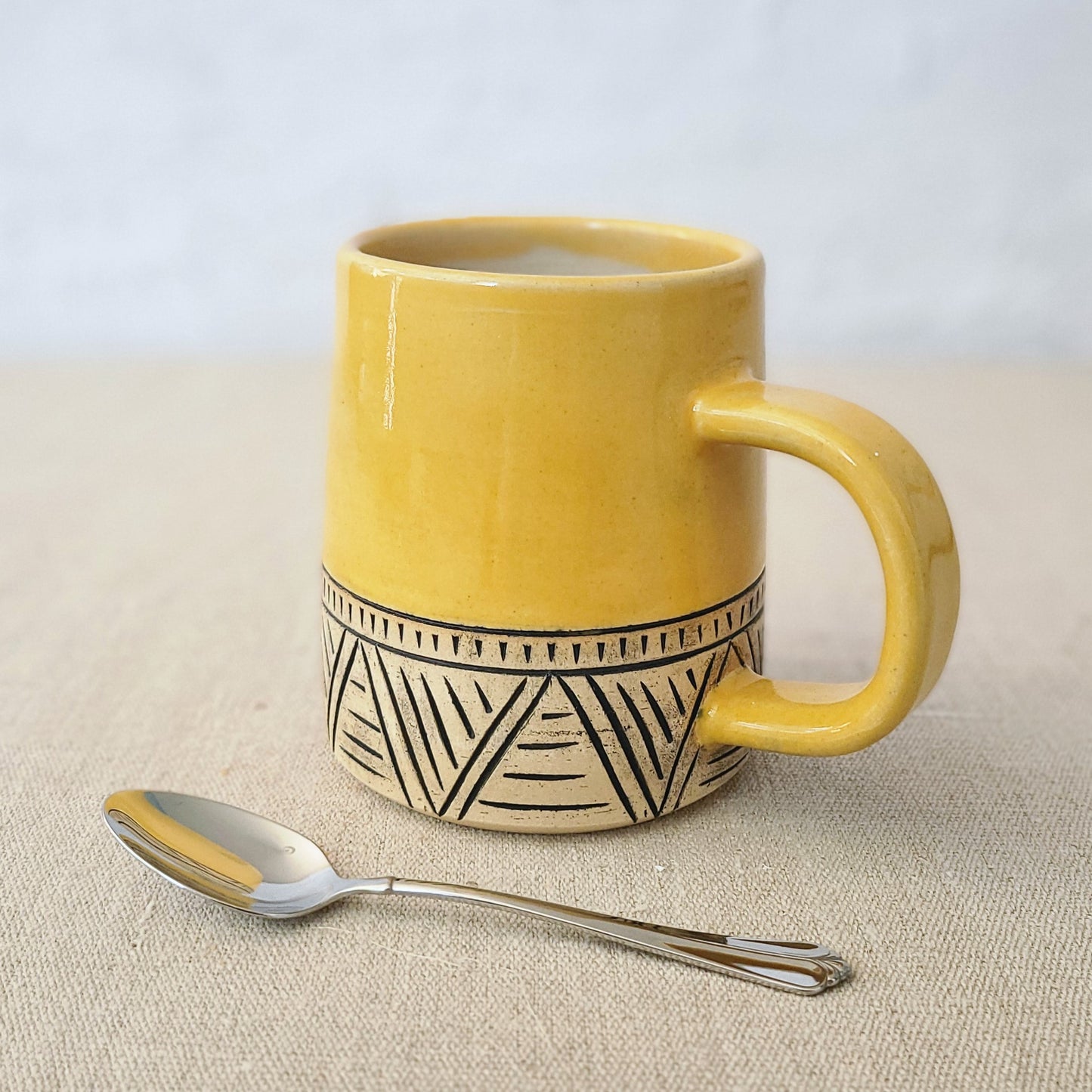 Egg Yolk Classic Carved Pint Mug