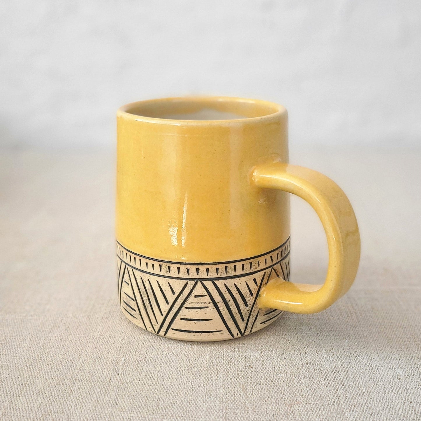 Egg Yolk Classic Carved Pint Mug