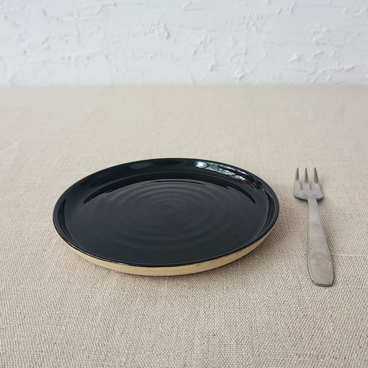 Jet Black Classic Cake Plate