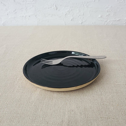 Jet Black Classic Cake Plate