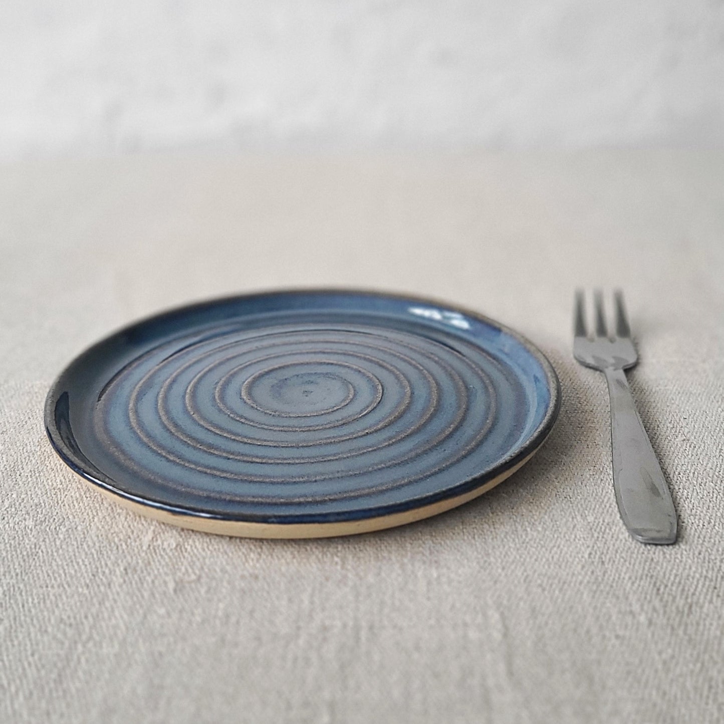 Nebula Blue Classic Cake Plate