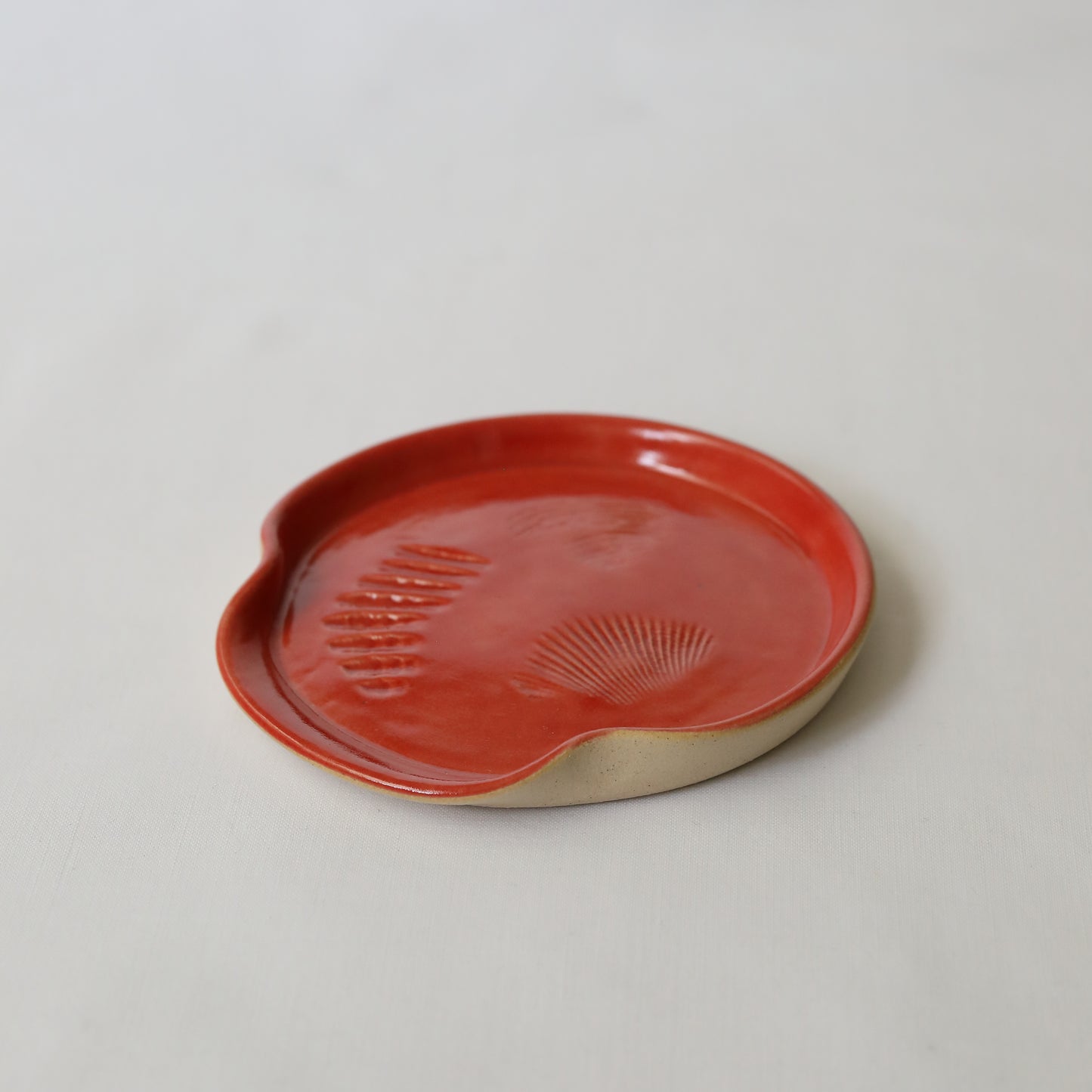 Cherry Red Classic Shell Spoon Rest