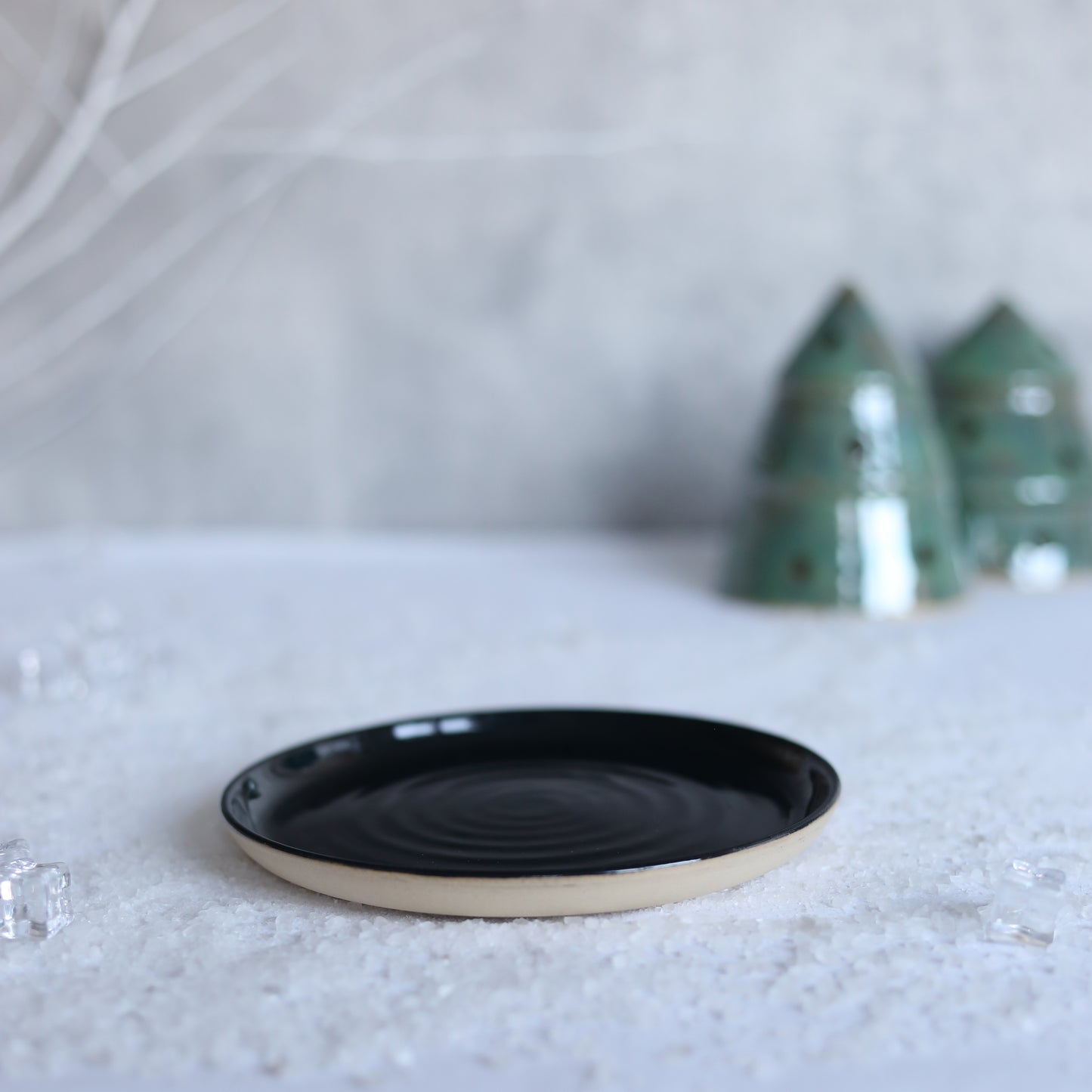 Winter Edition Jet Black Classic Plates