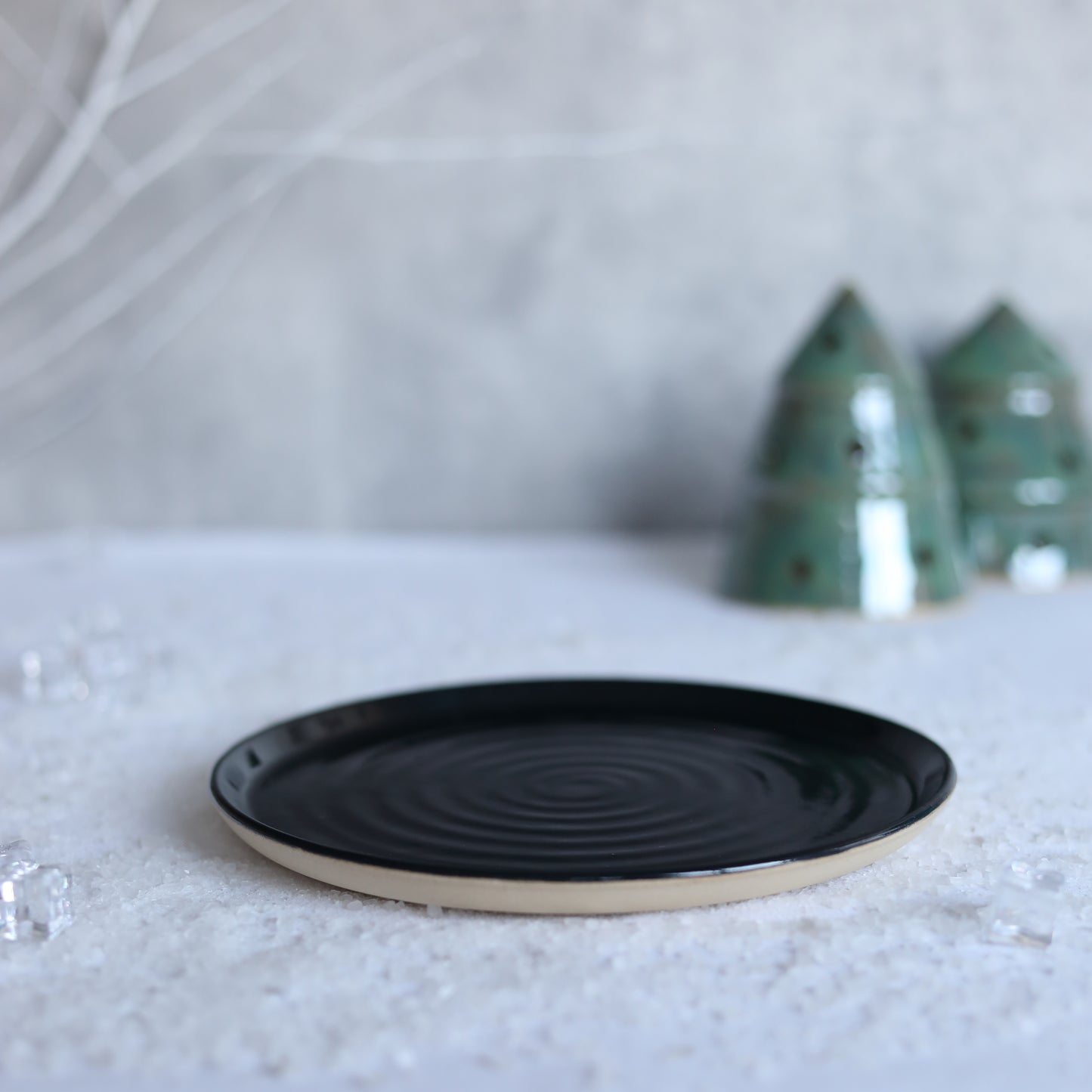 Winter Edition Jet Black Classic Plates