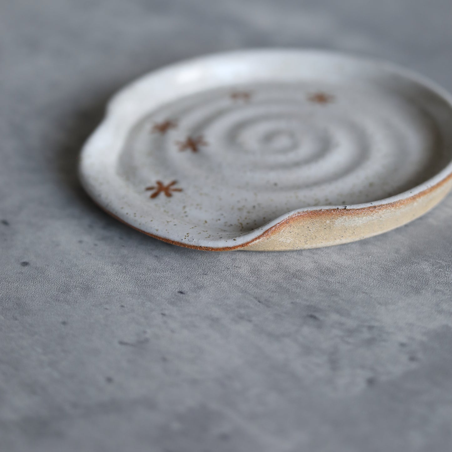 Pepper White Rustic Snowflake Spoon Rest