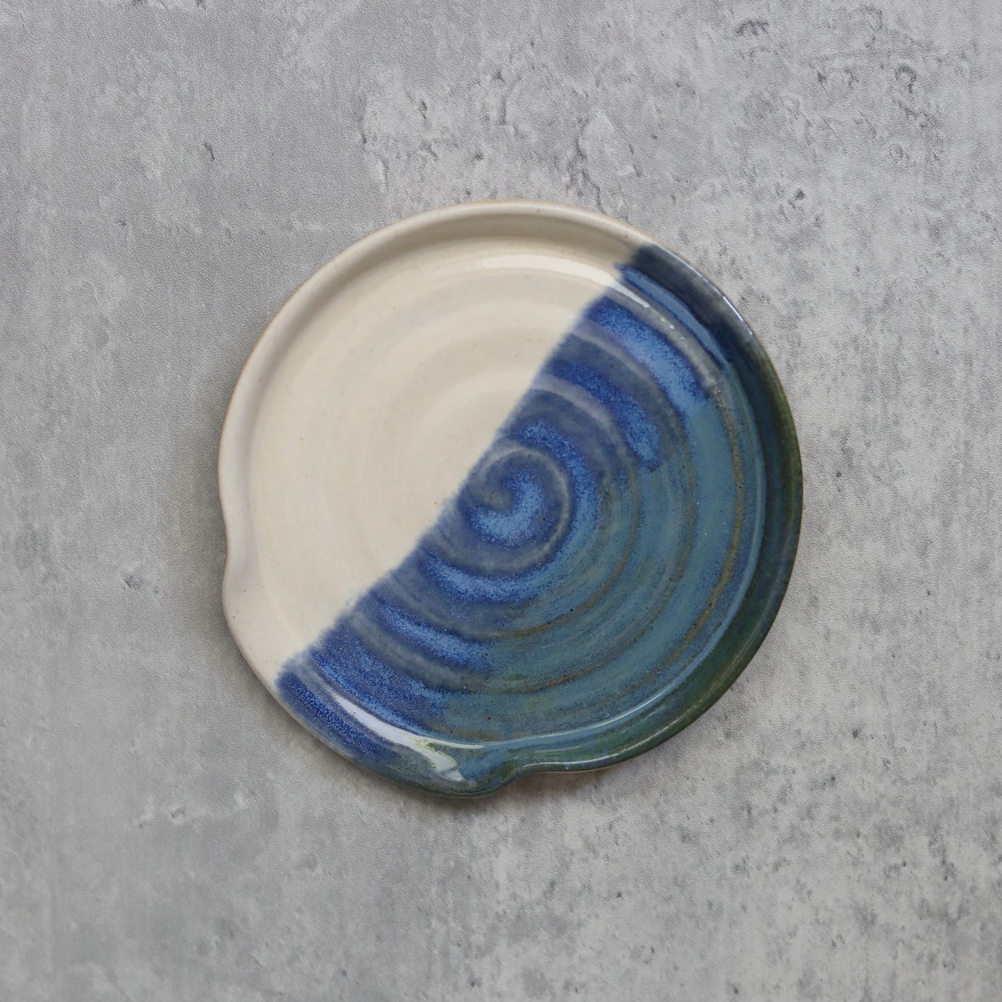 Midnight Snow Classic Spoon Rest