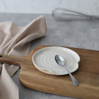 Pepper White Classic Spoon Rest