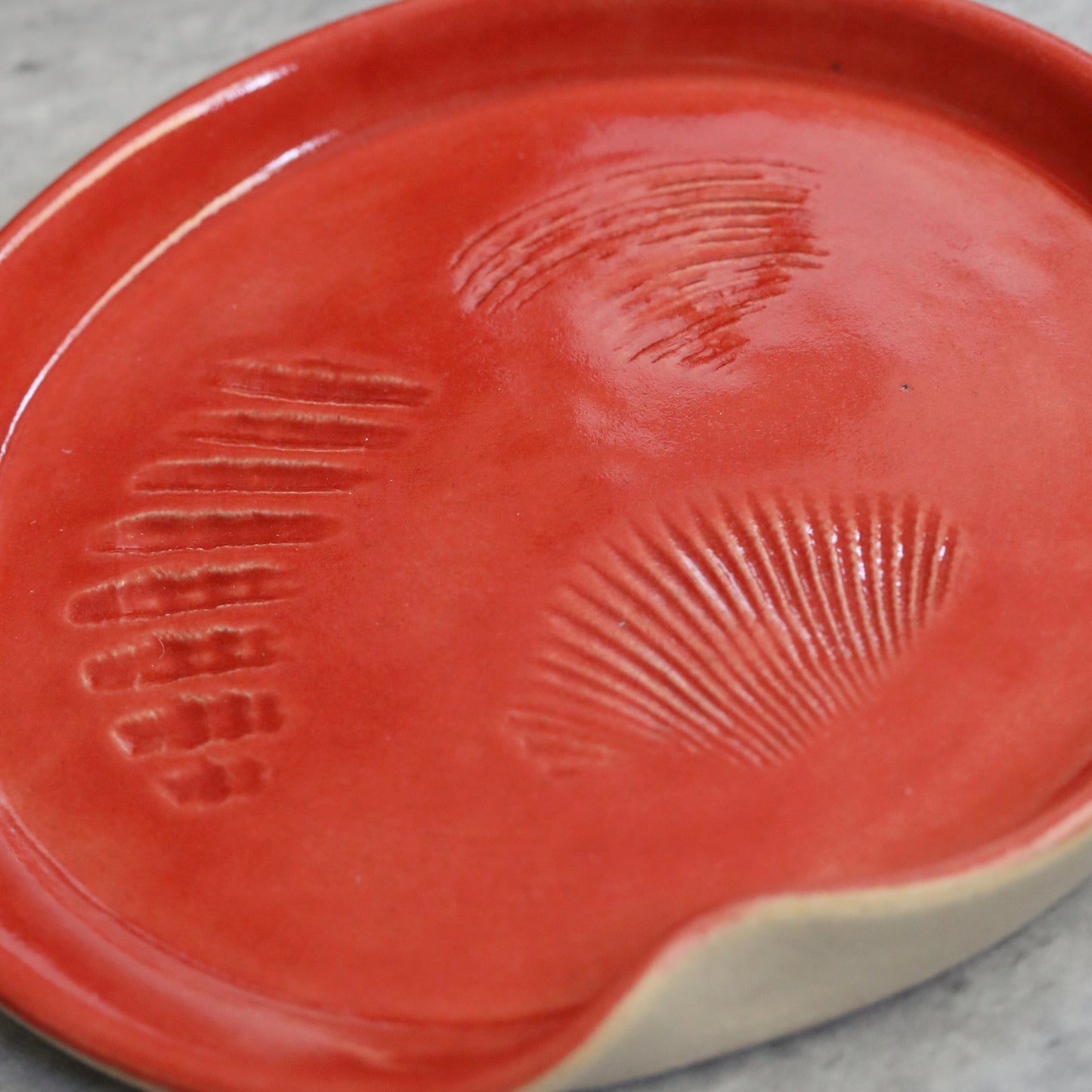 Cherry Red Classic Shell Spoon Rest