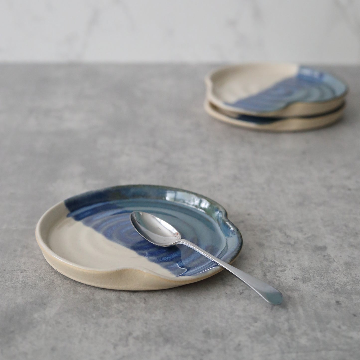 Midnight Snow Classic Spoon Rest